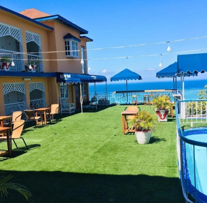 Big Apple Hotel Montego Bay Exterior photo