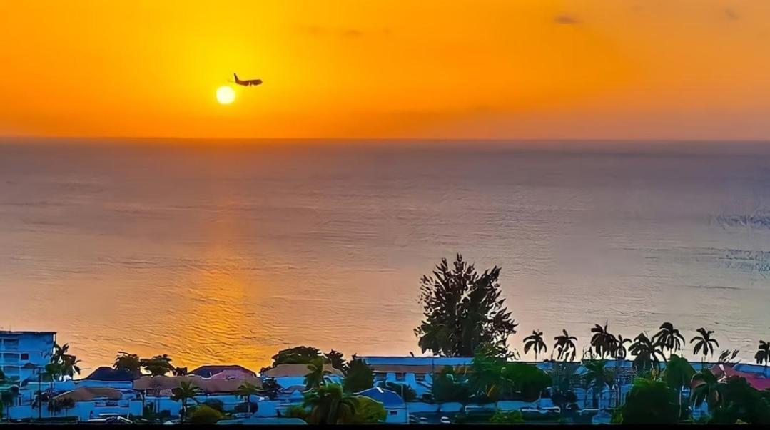 Big Apple Hotel Montego Bay Exterior photo